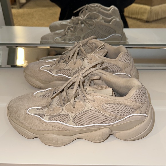 Yeezy 500 Blush - Picture 3 of 10